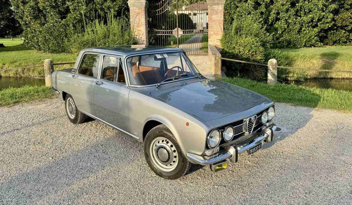 1970 Alfa-Romeo 1750 Berlina for sale (1)