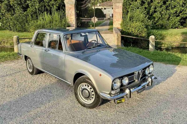 1970 Alfa-Romeo 1750 Berlina for sale (1)